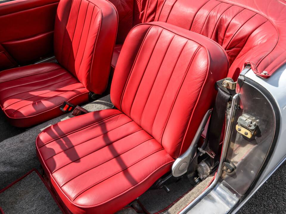 Immagine 24/36 di Alfa Romeo 2600 Spider (1963)