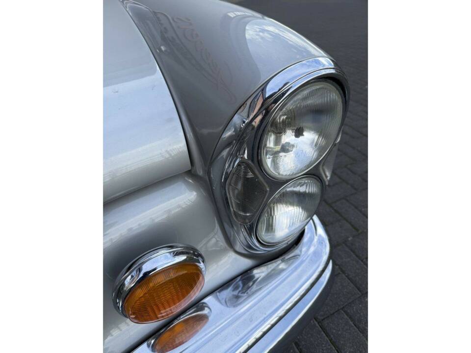 Immagine 13/36 di Mercedes-Benz 250 SE (1966)