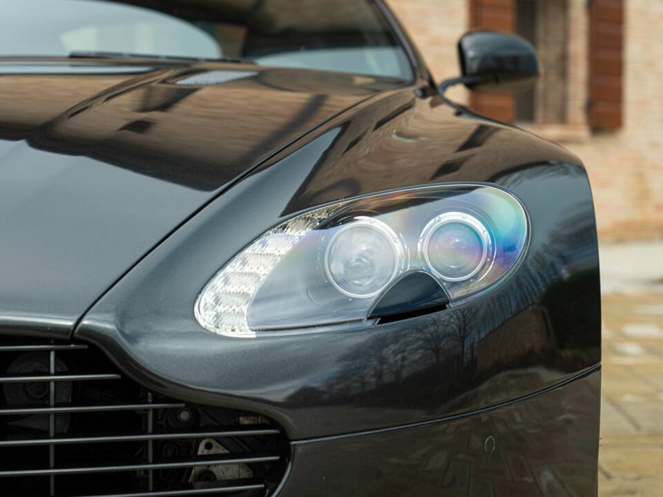 Bild 17/50 von Aston Martin V8 Vantage S (2013)