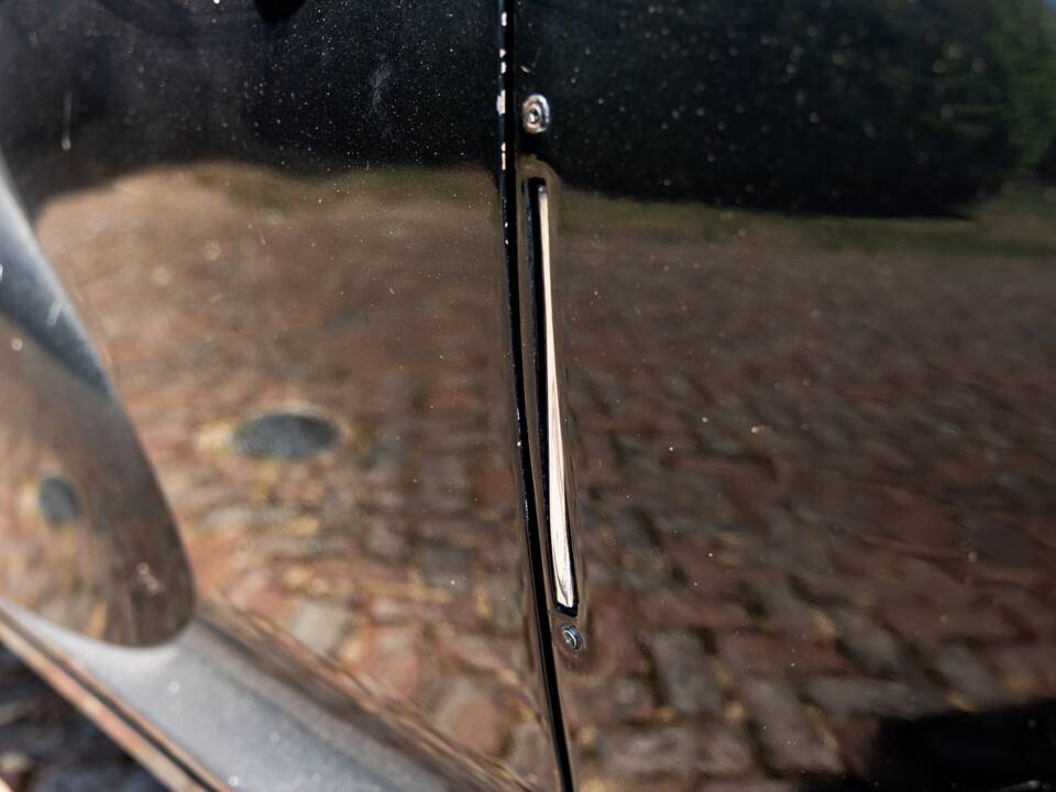 Image 18/36 of Morris Minor 1000 (1956)