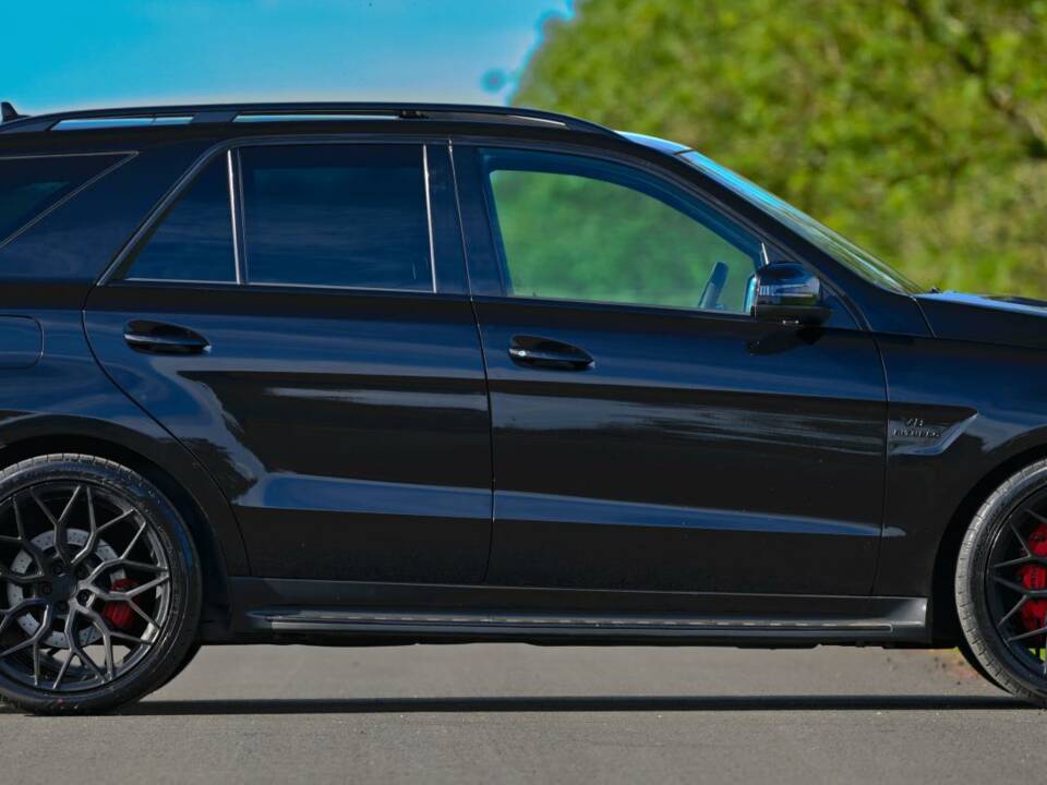 Image 8/49 of Mercedes-Benz ML 63 AMG (2013)
