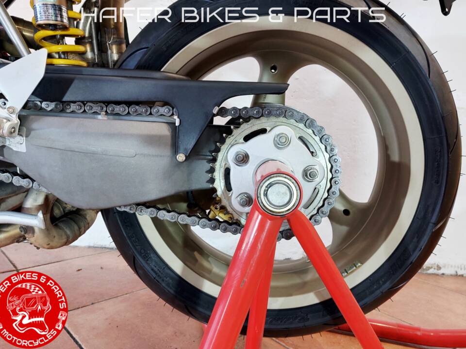 Bild 32/35 von Ducati 916 (1998)
