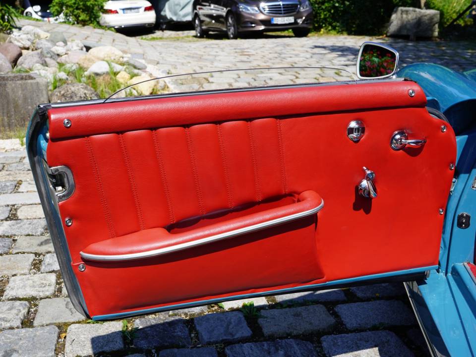 Image 12/26 of Mercedes-Benz 190 SL (1962)