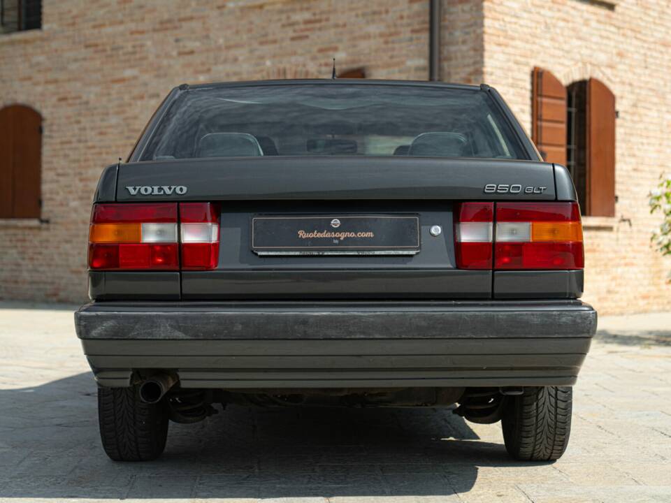 Immagine 8/48 di Volvo 850 2.0 20V (1992)
