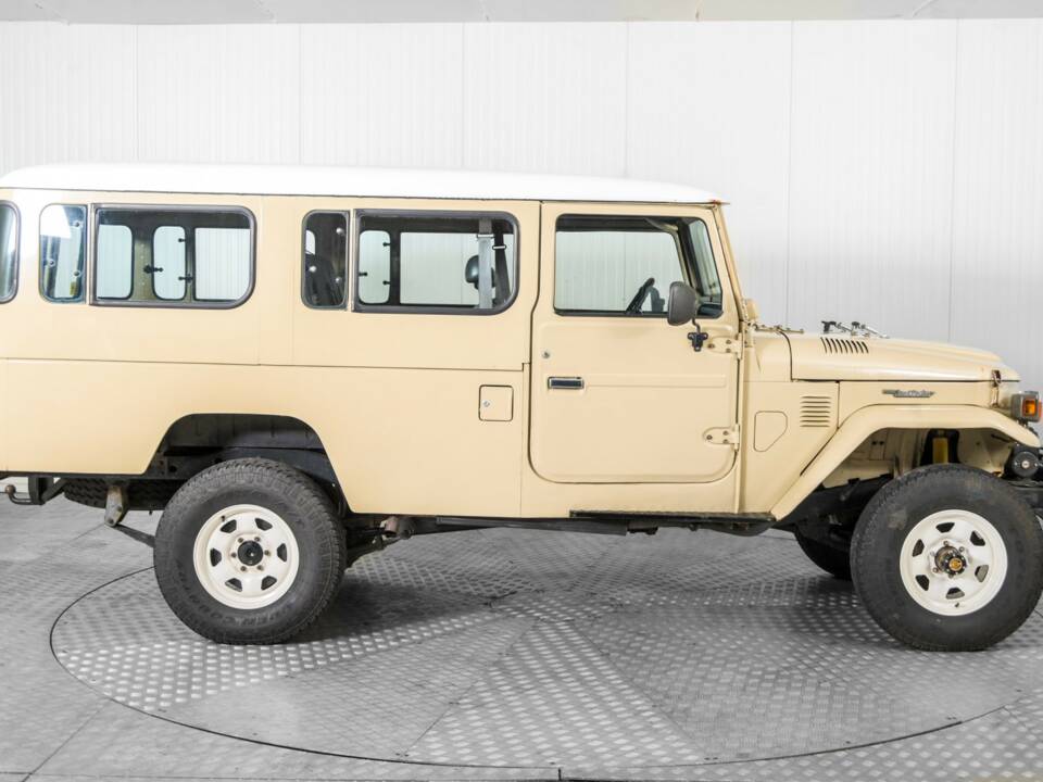 Bild 10/50 von Toyota Landcruiser BJ 45 (1982)