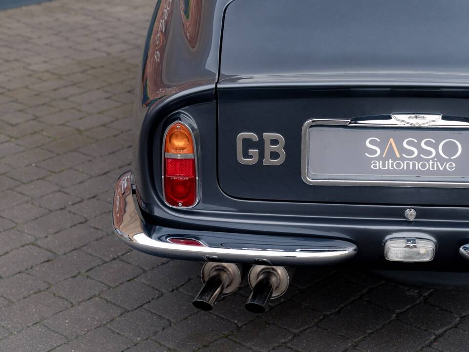 Image 42/79 of Aston Martin DB 6 (1968)