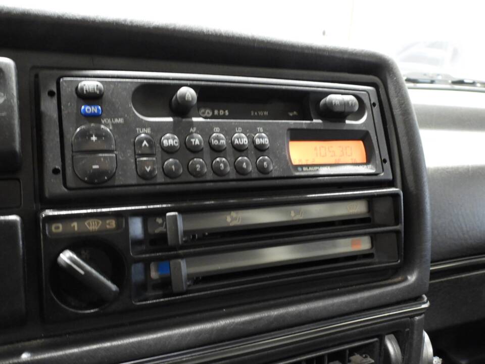 Bild 8/15 von Volkswagen Golf II Gti 1.8 (1988)