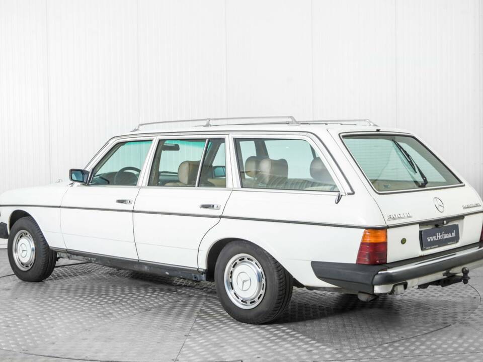 Bild 6/50 von Mercedes-Benz 300 D (1983)