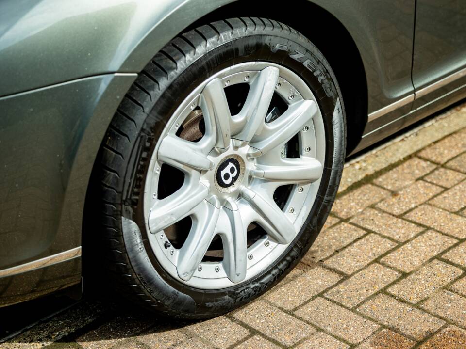 Image 41/50 de Bentley Continental GT (2004)