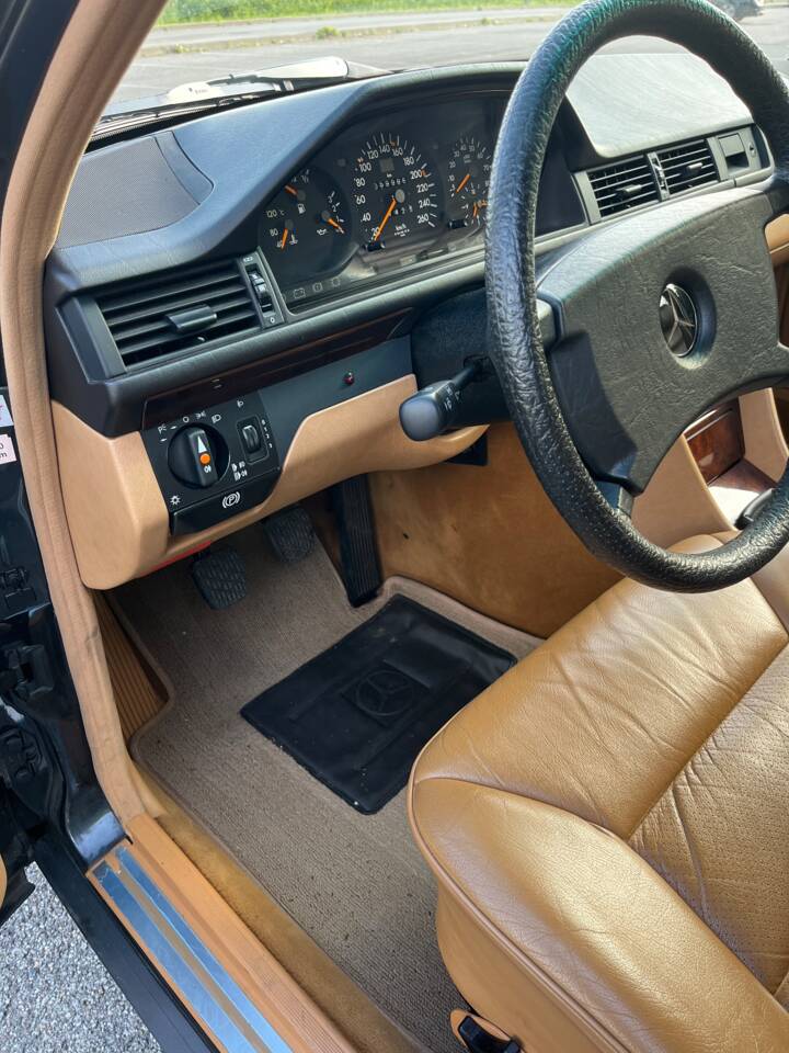 Bild 6/25 von Mercedes-Benz 300 E-24 (1991)