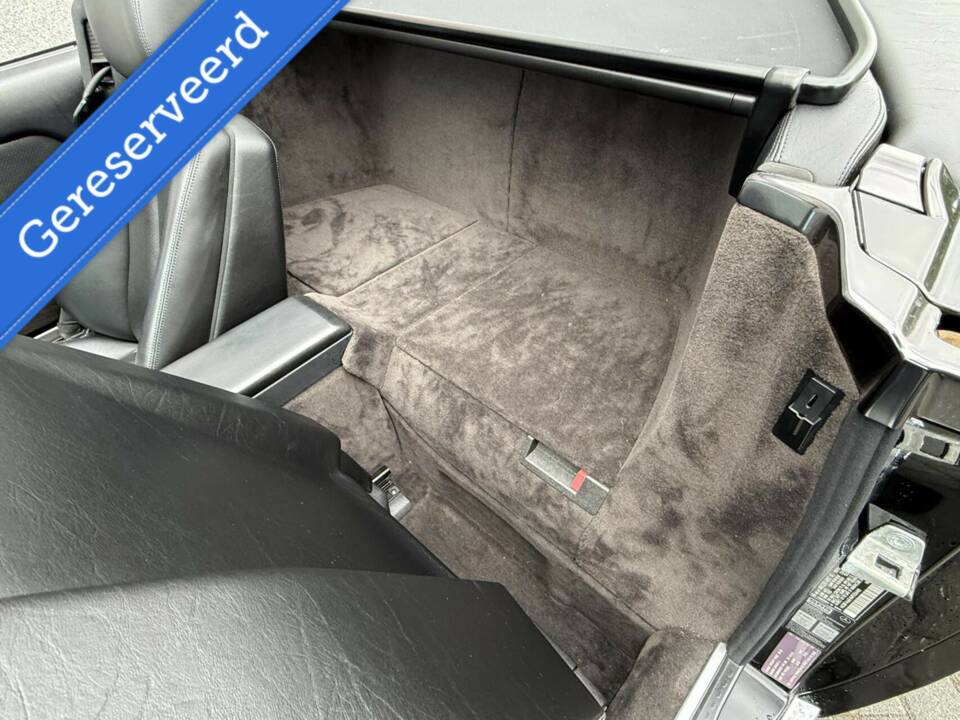 Image 31/50 of Mercedes-Benz 500 SL (1991)