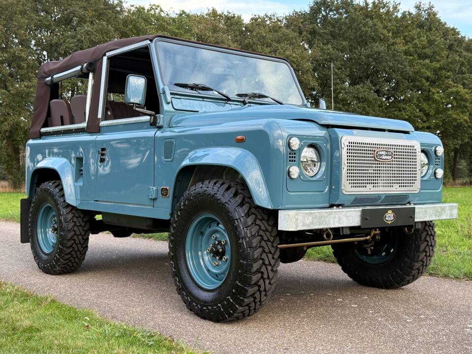 Image 8/33 de Land Rover Defender 90 (1997)