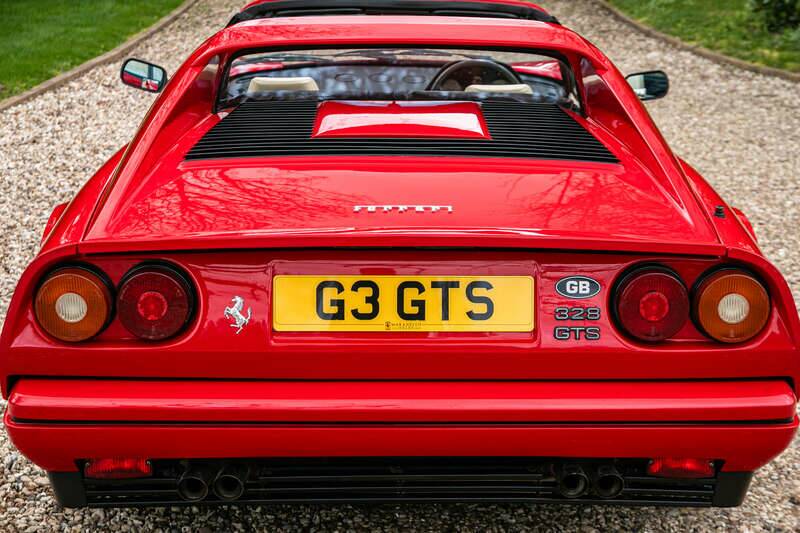 Afbeelding 45/49 van Ferrari 328 GTS (1989)