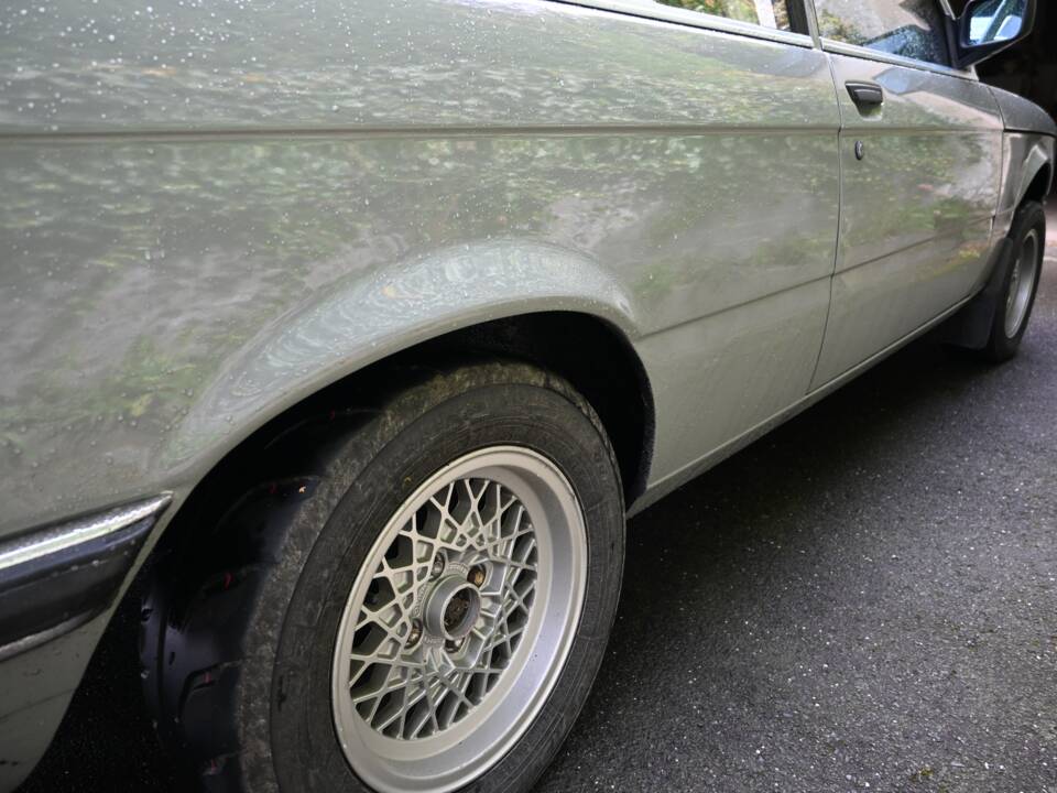 Image 43/64 of BMW 320&#x2F;4 (1977)
