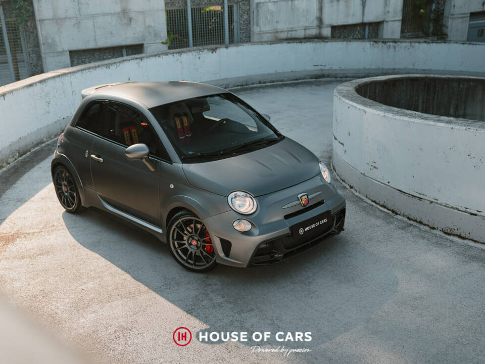 Imagen 4/50 de Abarth 695 Biposto (2016)