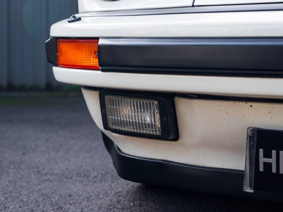 Bild 57/60 von Porsche 911 Carrera 3.2 (1987)