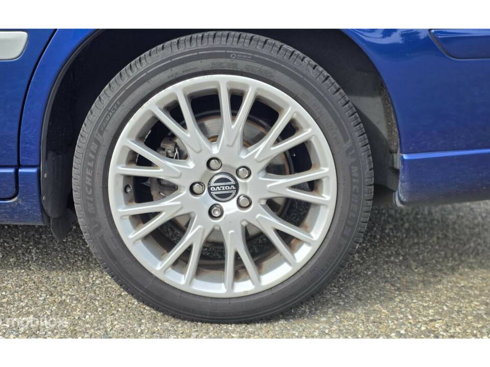 Bild 15/42 von Volvo V 70 2.5T (2005)