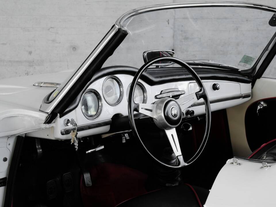 Afbeelding 19/48 van Alfa Romeo Giulia 1600 Spider (1963)
