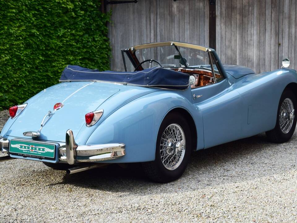 Image 15/40 of Jaguar XK 140 SE DHC (1956)