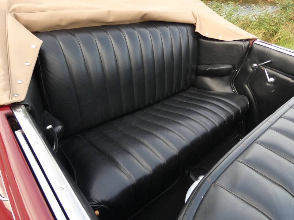 Bild 8/19 von Auburn 851 Supercharged Roadster (1935)