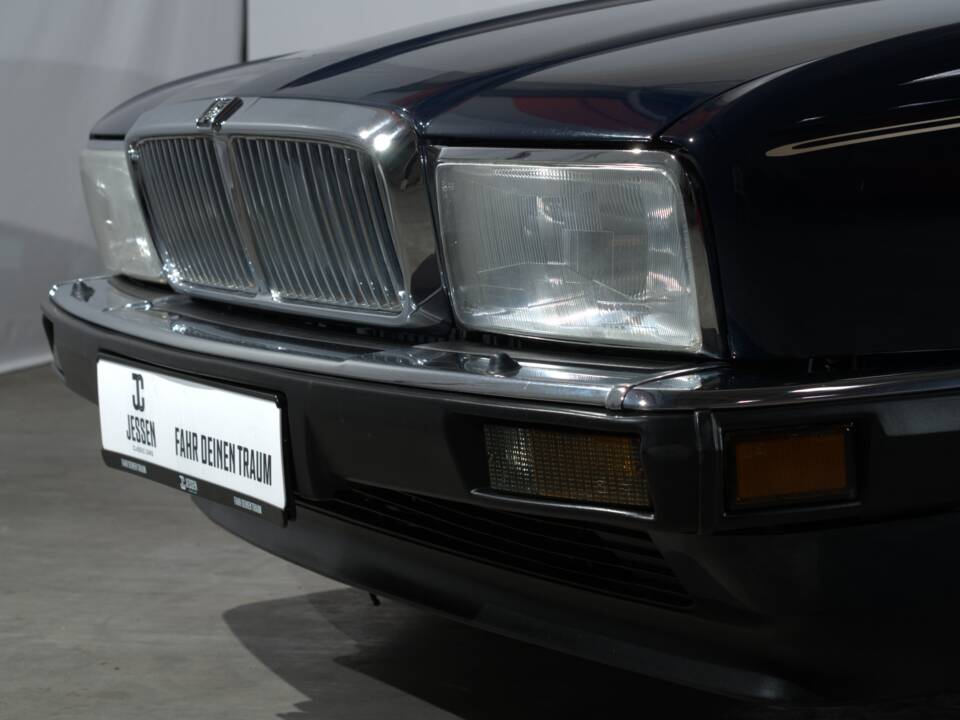 Image 13/37 of Jaguar Sovereign 3.6 (1988)