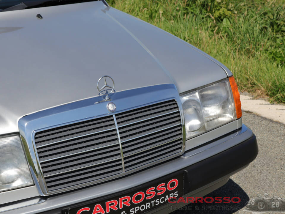 Immagine 13/39 di Mercedes-Benz 300 CE-24 (1992)