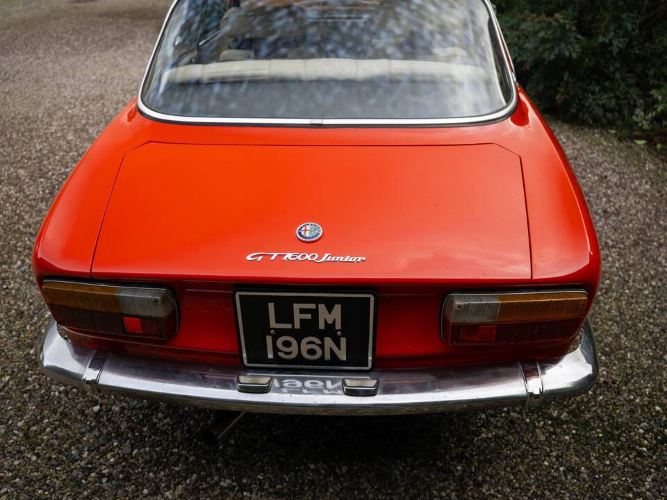 Image 13/20 of Alfa Romeo Giulia 1600 GT Junior (1976)