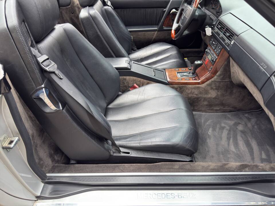 Image 11/28 of Mercedes-Benz SL 320 (1995)