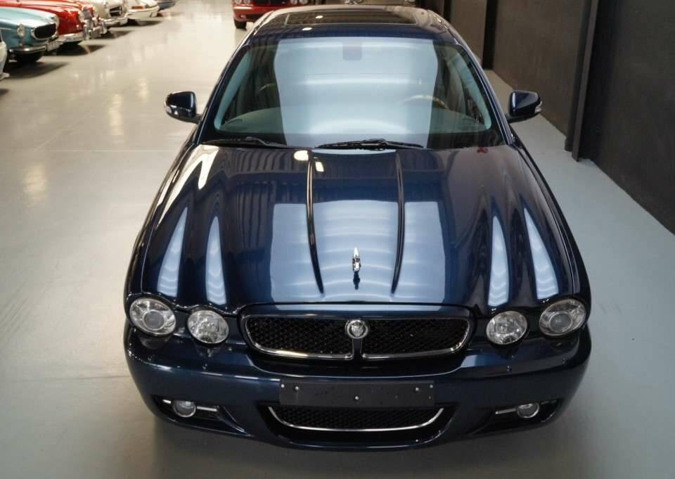 Bild 28/50 von Jaguar XJ 8 4.2 (2008)