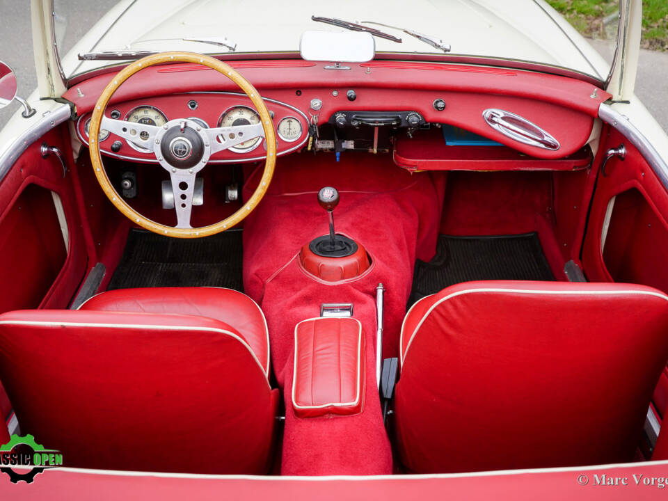 Immagine 8/50 di Austin-Healey 3000 Mk II (BT7) (1961)