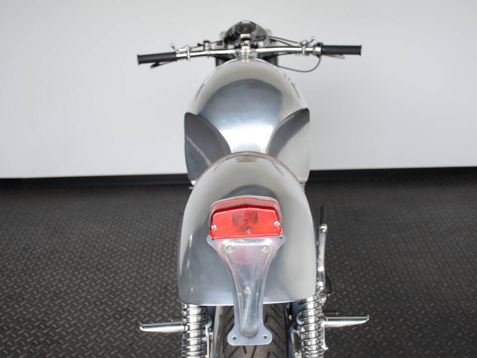 Image 39/42 of Royal Enfield 700 Silver Shotgun (1955)