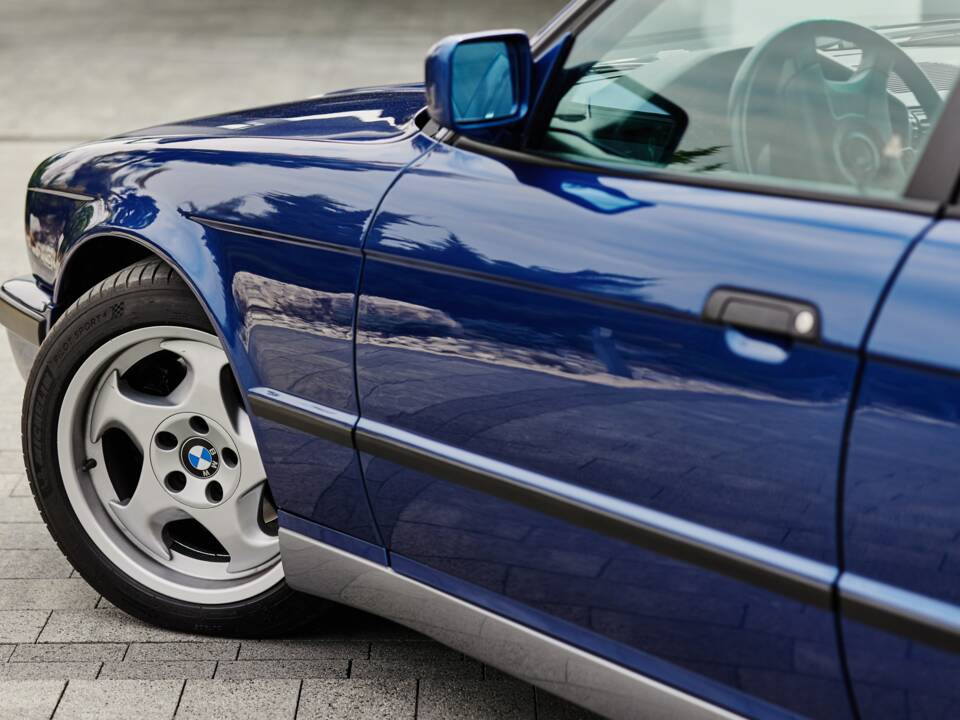 Immagine 6/74 di BMW M5 (1992)