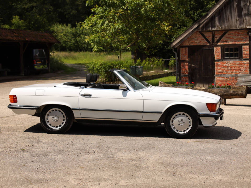 Image 3/73 of Mercedes-Benz 560 SL (1986)