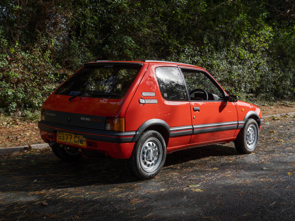 Image 6/19 de Peugeot 205 GTi 1.6 (1989)