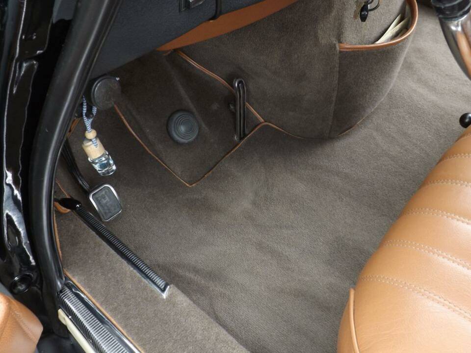 Image 28/35 of Citroën DS 21 Pallas (1969)