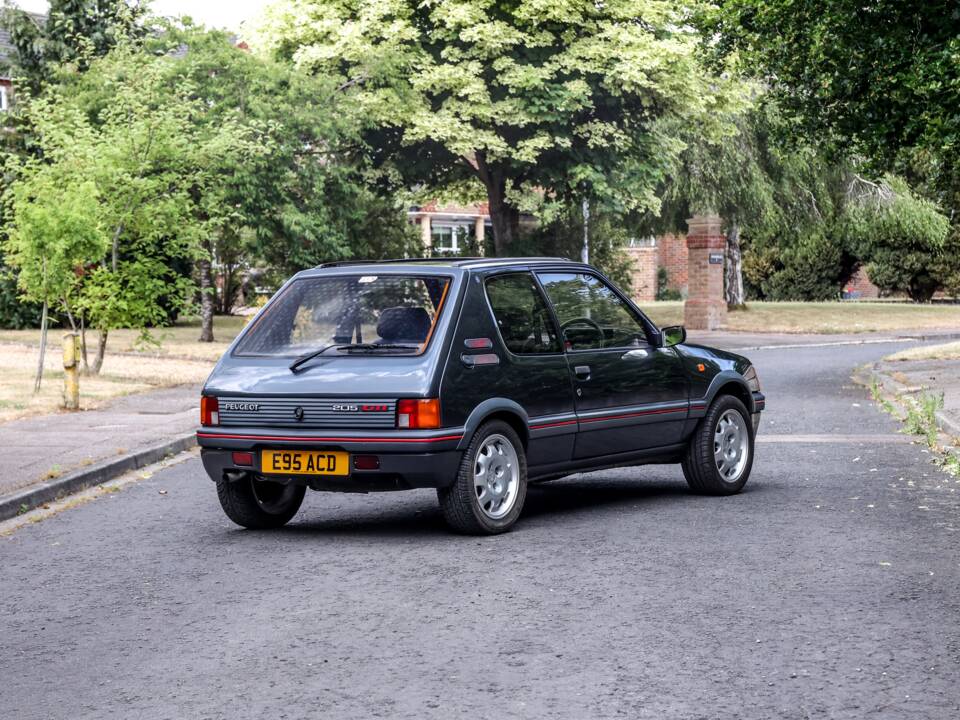 Bild 18/33 von Peugeot 205 GTi 1.9 (1987)