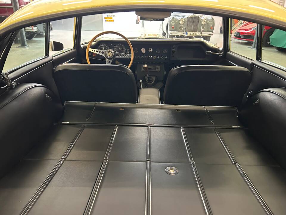 Image 18/28 de Jaguar Type E 4.2 (1965)