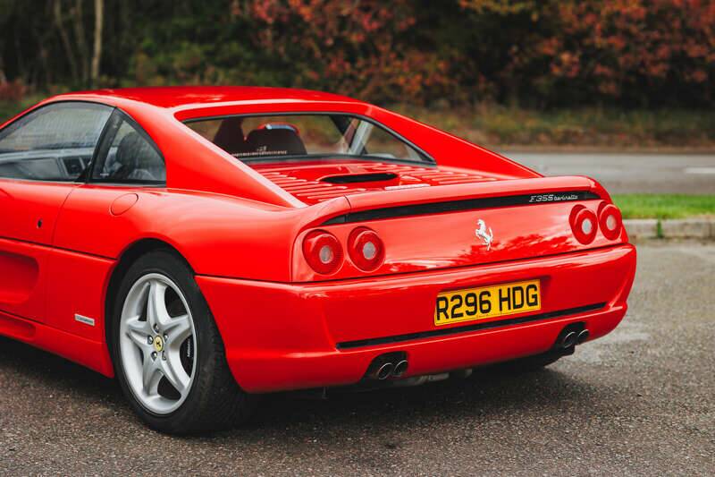 Image 9/50 de Ferrari F 355 Berlinetta (1998)