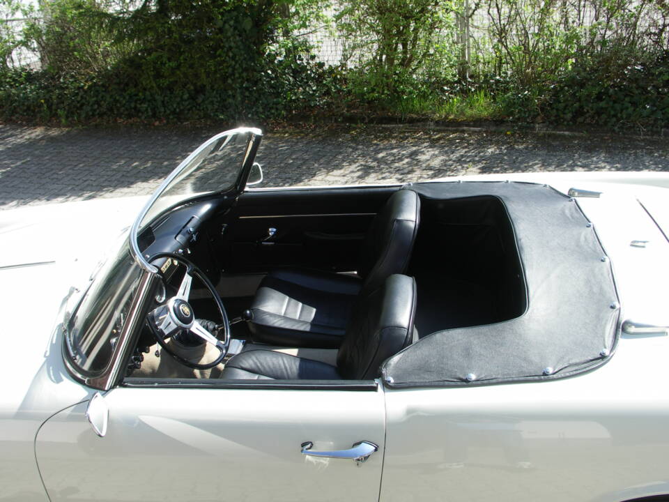Image 16/40 of Alfa Romeo 2000 Spider (1959)