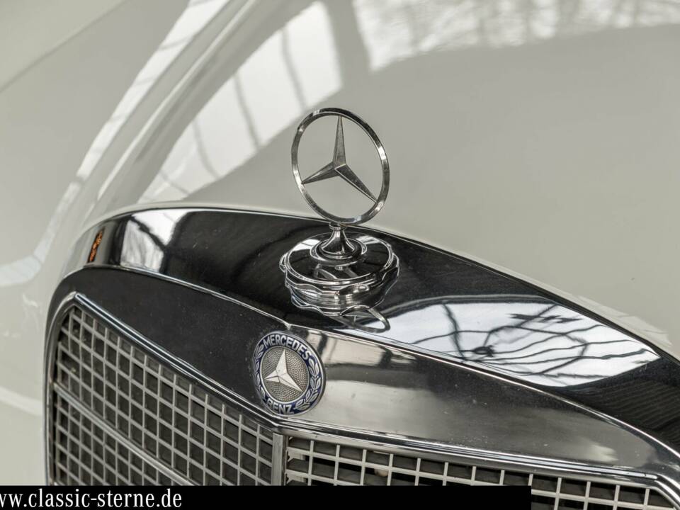 Image 15/15 of Mercedes-Benz 280 SE (1969)