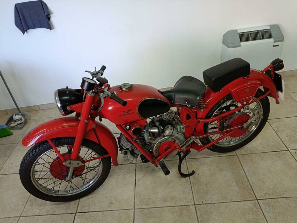 Afbeelding 27/39 van Moto Guzzi DUMMY (1950)