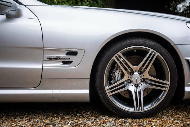 Image 28/32 of Mercedes-Benz SL 63 AMG (2008)