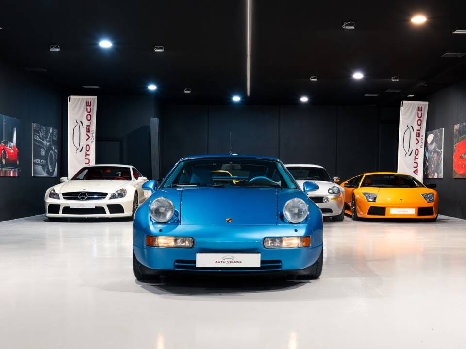 Image 3/33 of Porsche 928 GTS (1992)