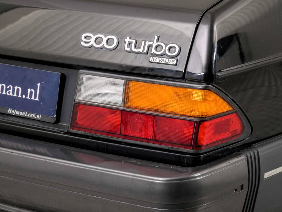 Image 33/50 of Saab 900 Turbo S (1990)
