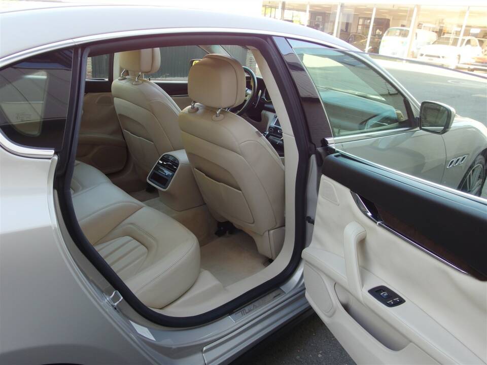Image 57/99 of Maserati Quattroporte GTS (2014)