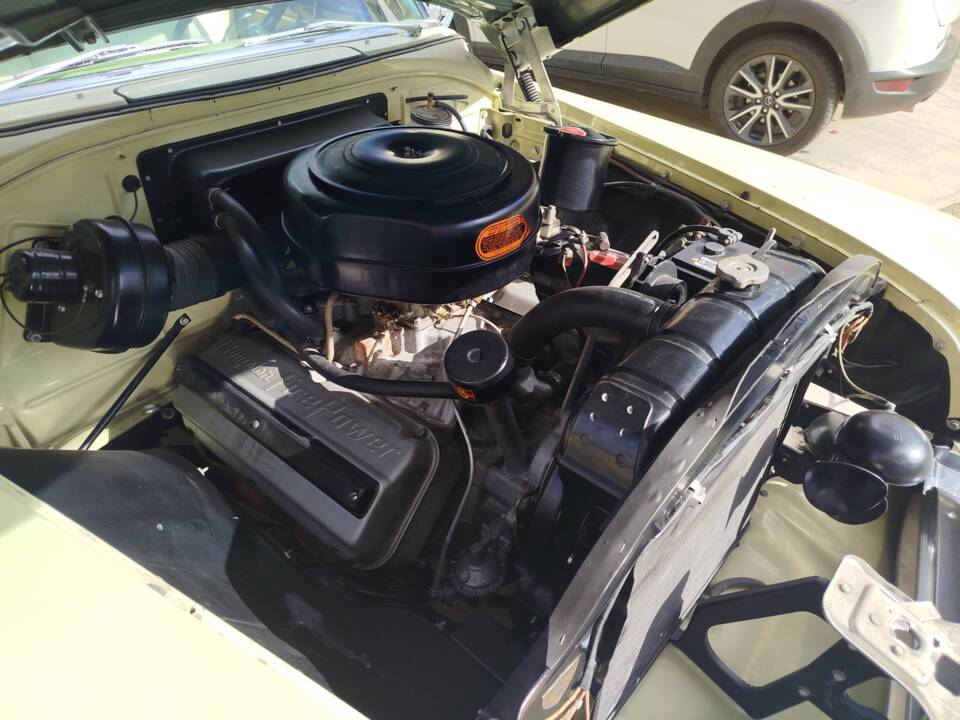 Bild 46/50 von Chrysler New Yorker (1954)