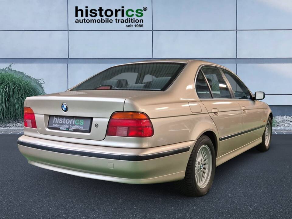 Image 4/13 of BMW 528i (1997)