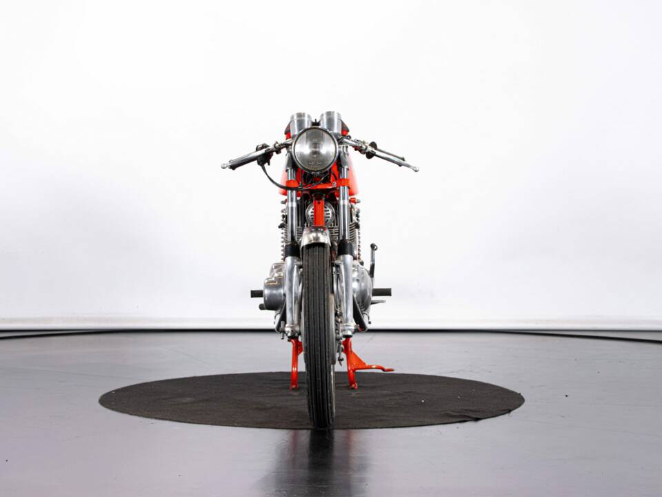 Image 7/50 of MV Agusta 350 S (1972)