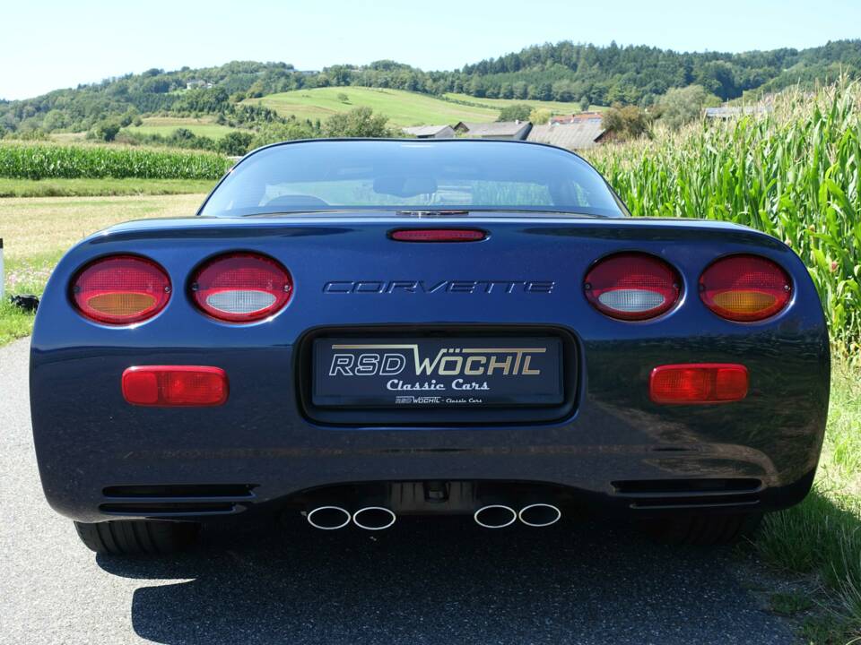 Immagine 15/26 di Chevrolet Corvette (2002)