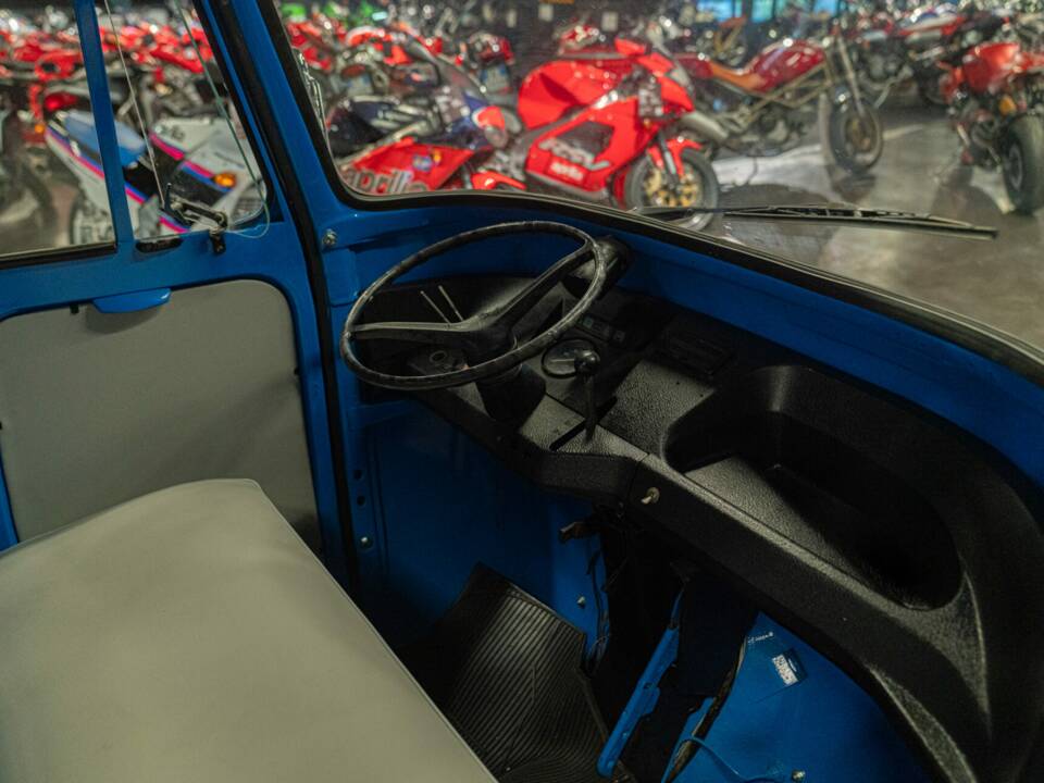 Bild 19/29 von Piaggio Vespa APE 600 MP (1976)